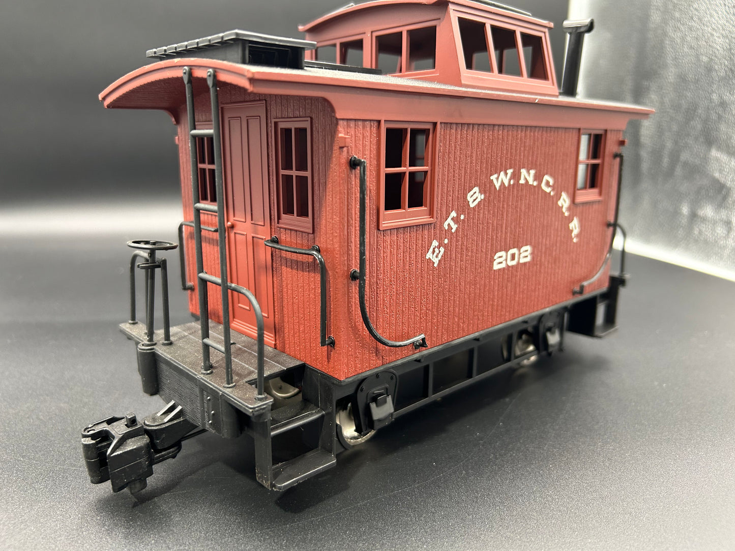 Bachman 93820 "L" Bobber and Logging Caboose